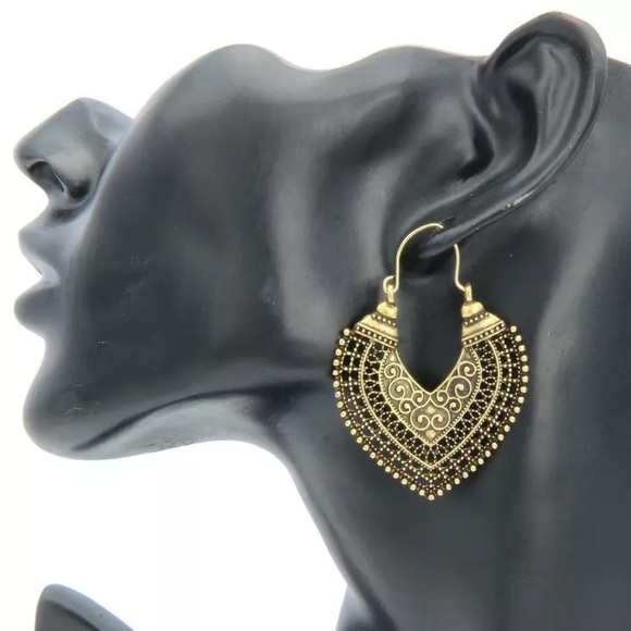 Vintage Ethnic tribal crochet hoop Earring - Picture 5 of 14